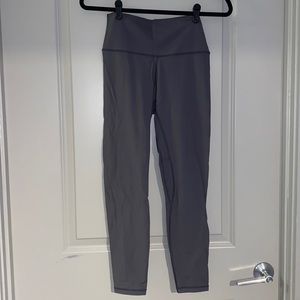 NWOT GRAY LEGGINGS SIZE M